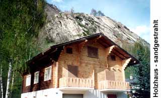 Holzhaus - sandgestrahlt
